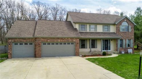 16470 Forest View Dr, Charleston, IL 61920-8250