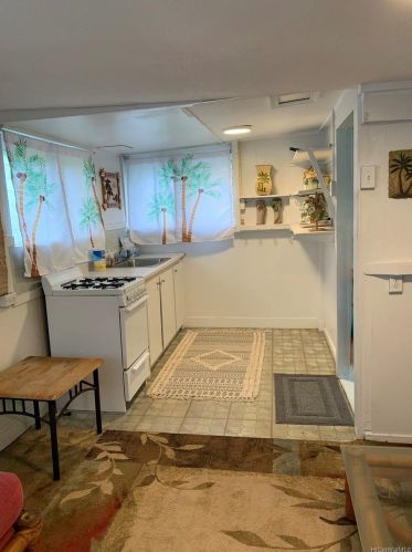 3659 Trousseau St, Honolulu, HI 96815-4359