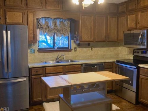 3315 Canterbury Trl, Rex, GA 30273-2111