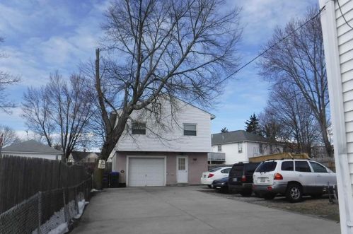 64 Hall St, Providence, RI 02904-2433