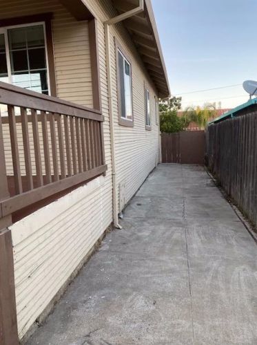 243 Worth St, Stockton, CA 95206-1224