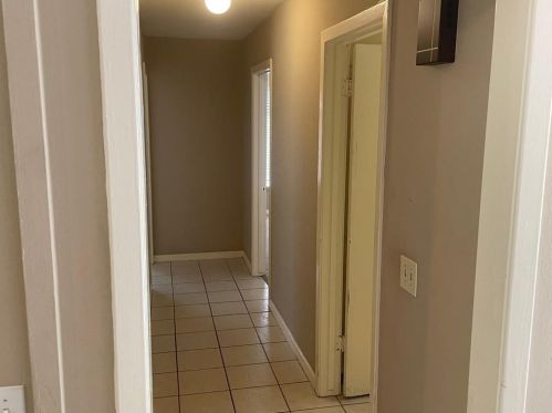 7607 Creston Ln, Austin TX  78752-1326 exterior