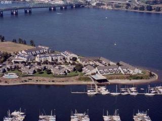 11938 Jantzen Beach Ave, Portland, OR 97217-8174