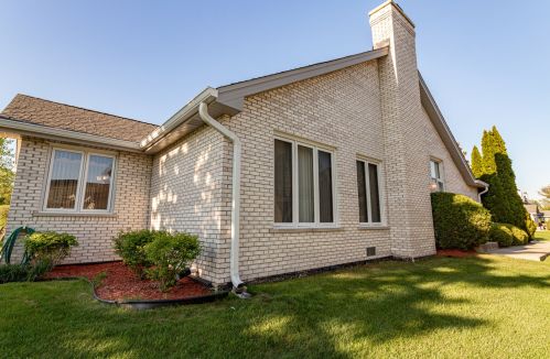 18126 Pheasant Lake Dr, Tinley Park, IL 60487-9555