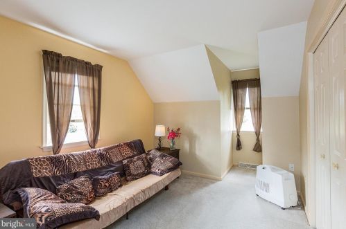 1740 Southport Dr, Lancaster PA  17603-9351 exterior