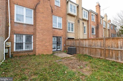 7 Grace Church Ct, Silver Spring MD  20910-2161 exterior