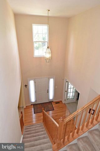 10103 Tummel Falls Dr, Bristow, VA 20136-1941