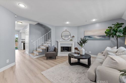 606 Lake St, Huntington Beach, CA 92648-4765