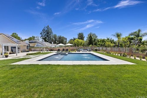 7539 Whitegate Ave, Riverside CA  92506-5455 exterior