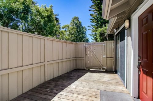 77 Roberts Rd, Los Gatos, CA 95032-4453