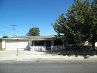 1504 Borel St, Delano, CA 93215-1820