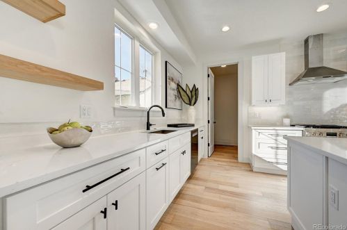 2712 Pennsylvania St, Englewood CO  80113-1644 exterior