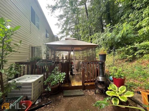 405 Fairburn Rd, Atlanta GA  30331-1900 exterior
