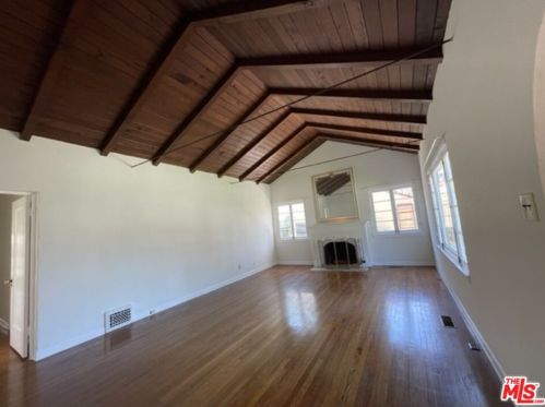 1318 Moncado Dr, Glendale CA  91207-1832 exterior