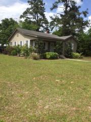 113 2nd St, Varnville, SC 29944-4331