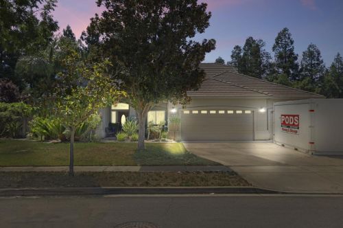 1843 Wyndfair Dr, Turlock, CA 95382-9231
