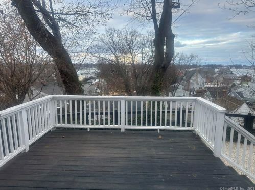 22 Quintard Ave, Norwalk CT  06854-3735 exterior