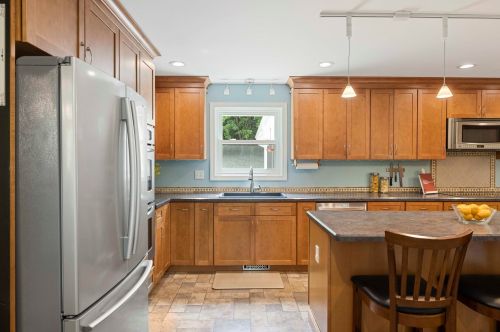 173 Hollis Rd, Amherst, NH 03031-2824