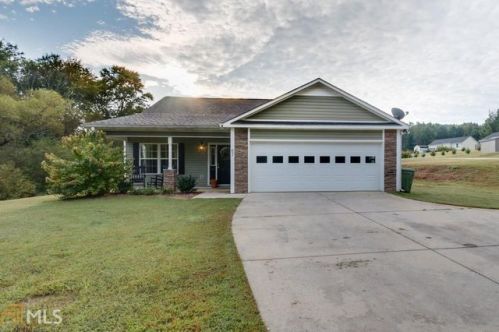 67 Helton Rd, Cleveland, GA 30528-5290