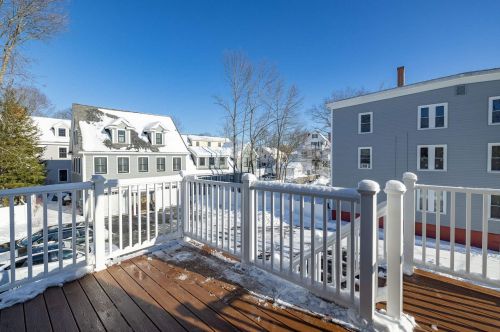 35 Columbia St, Portsmouth, NH 03801-4323