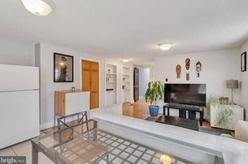 627 16th St, Philadelphia PA  19130-3415 exterior