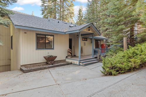 166 Peninsula Dr, Peninsula Village, CA 96137-9554