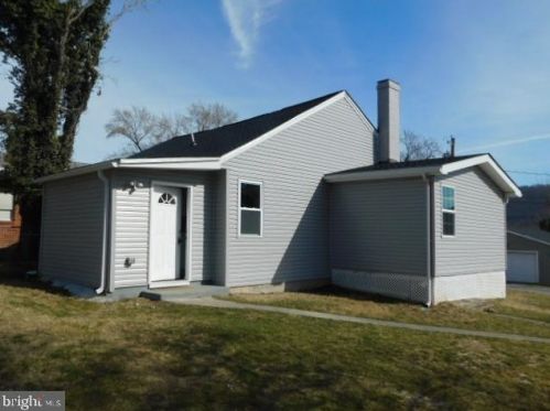 57 Zorger St, Harpers Ferry WV  25425-7084 exterior