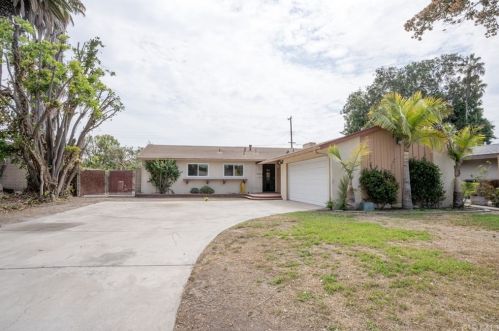 2106 Beacon Ave, Anaheim CA  92804-4408 exterior