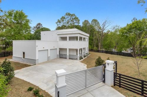 10570 Parsons Rd, Duluth, GA 30097-1716