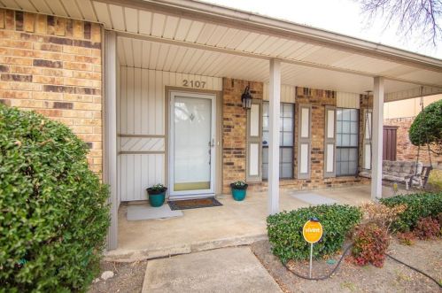 2107 Albert Rd, Carrollton, TX 75007-3201