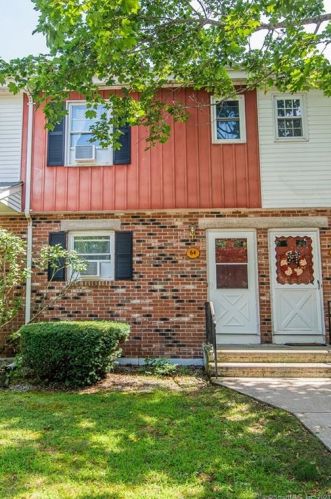 64 Athol St, Killingly, CT 06239-1903