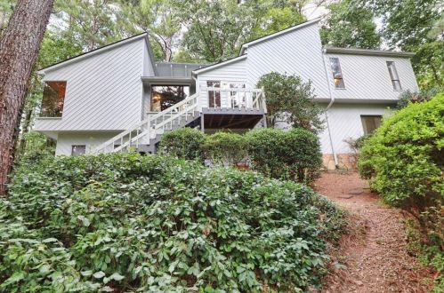 1614 Wimbledon Dr, Kennesaw, GA 30144-2954