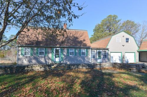 210 Greenhouse Rd, Coventry, RI 02827-2104