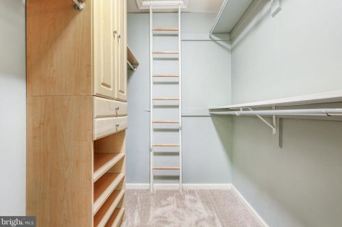 7218 Gentian Ct, Springfield VA  22152-3847 exterior