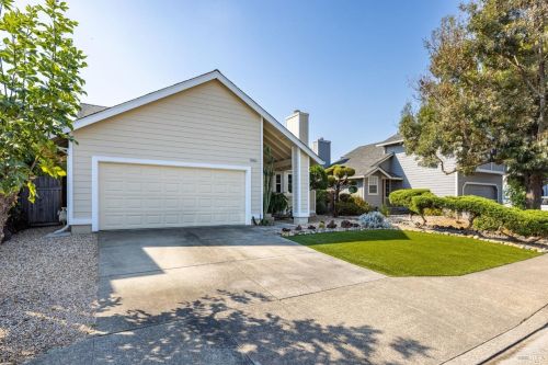 1911 Commons Ct, Windsor, CA 95492-9532