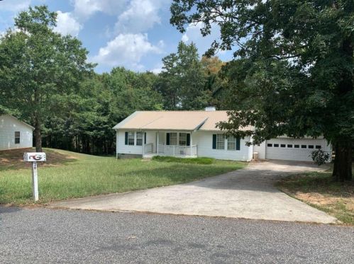 36 Katie Ln, Commerce, GA 30529-1543