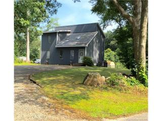 39 Melody Ln, Ivoryton, CT 06442-1237