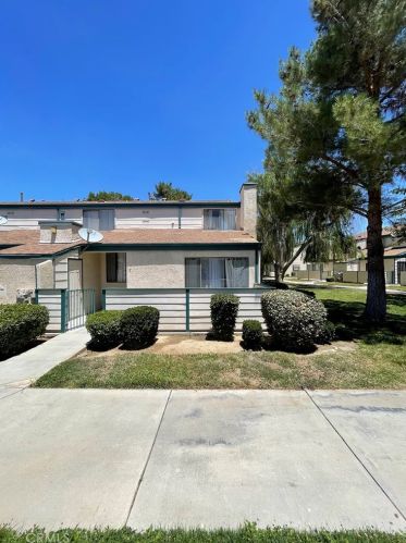 44508 15th St, Lancaster, CA 93535-3400