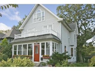 88 Clarence Ave, Minneapolis, MN 55414-3528