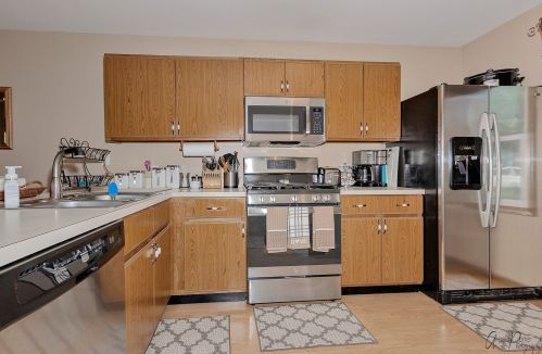 498 Donin Dr, Antioch, IL 60002-2510