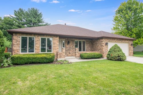 2329 Flambeau Dr, Naperville, IL 60564-9654