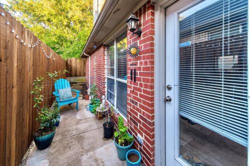 1305 Deville Cir, Garland TX 75043-1851 exterior