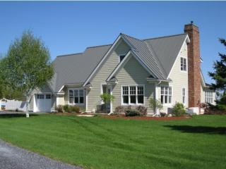 24 Wagner Pt Rd, Alburgh, VT 05440-9668