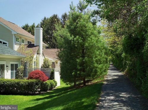 2300 Windrow Dr, Princeton NJ 08540-5020 exterior