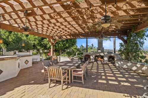 6528 Blackwood St, Riverside CA  92506-6240 exterior