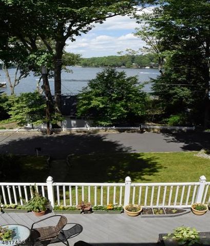 20 Bass Rock Rd, Hopatcong, NJ 07843-1901