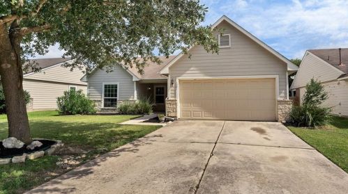 1281 Beechwood Dr, Uhland TX 78640-5718 exterior