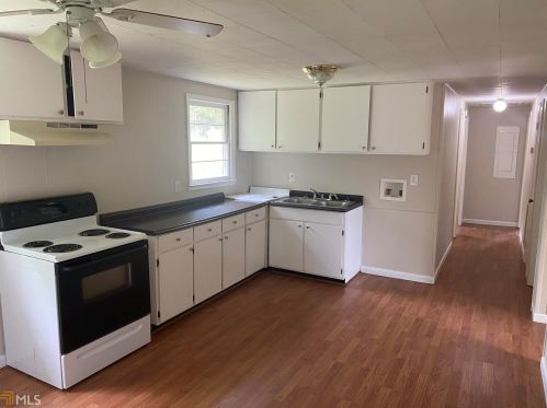 979 Clairmont Ave, Comer, GA 30629-4012