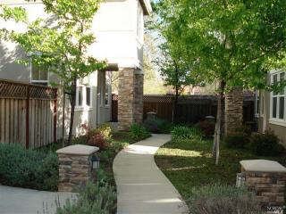 312 Toyon Ln, Vacaville, CA 95687-3491