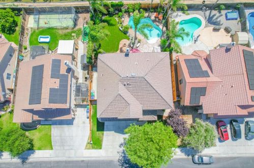 1746 Fir Dr, Los Banos CA 93635-5236 exterior